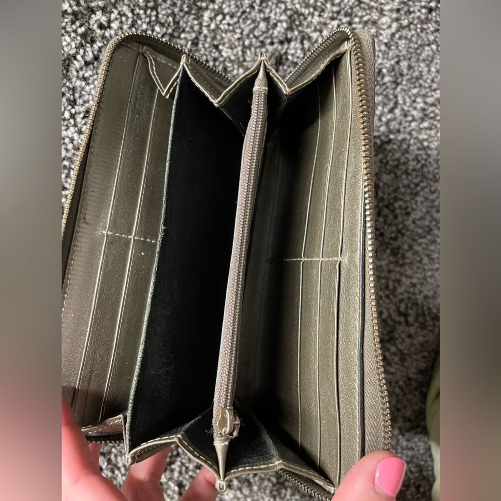 Gucci zip around wallet - Picture 9 of 9